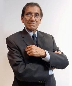  <b>Julián</b>  <b>Márquez</b>, 